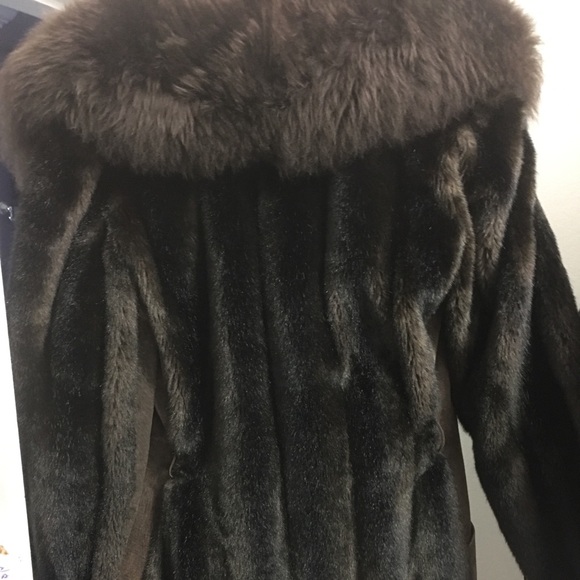 Fur coat - Picture 2 of 2